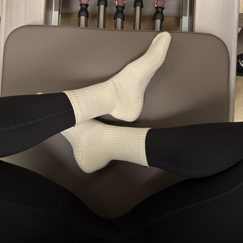 GRIP SOCKS · BEIGE