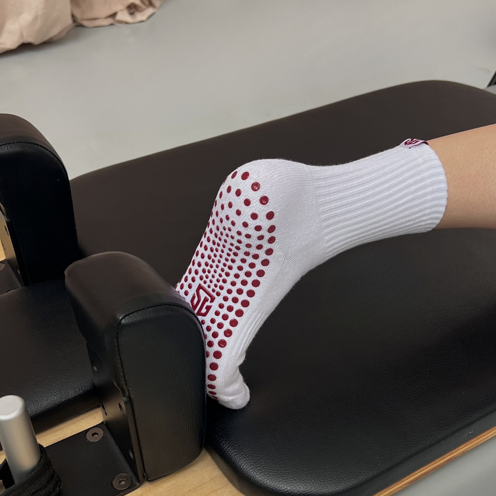 PILATES SOCKS · HVID/RØD