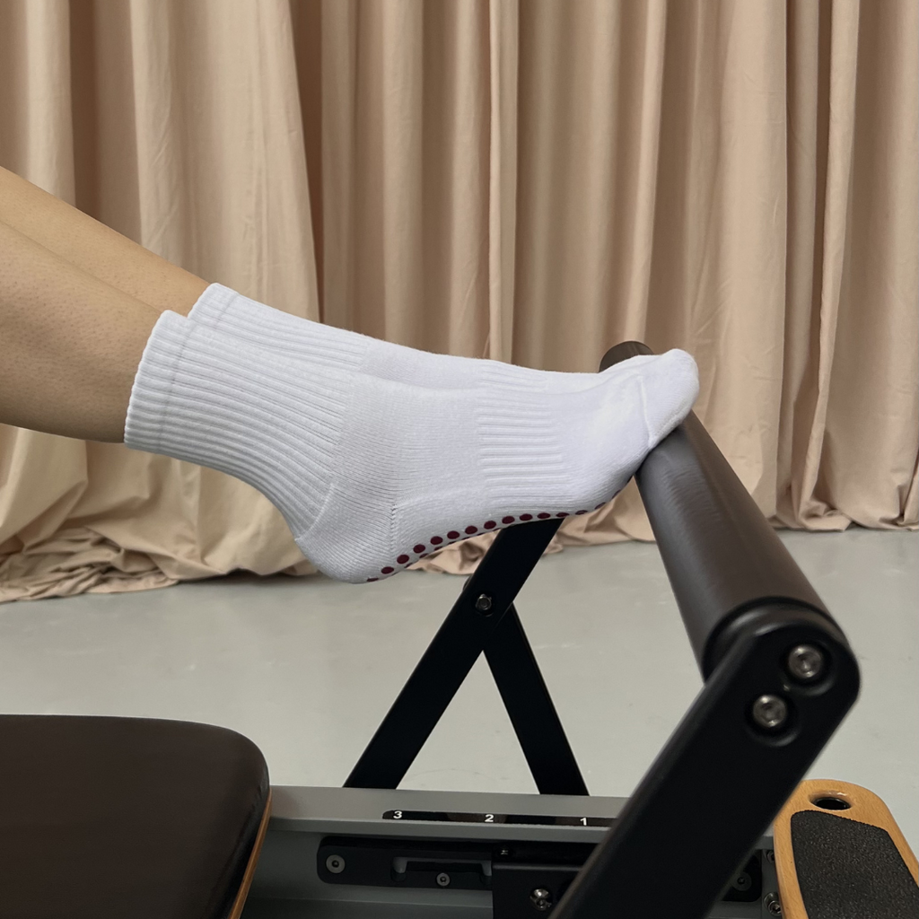 PILATES SOCKS · HVID/RØD