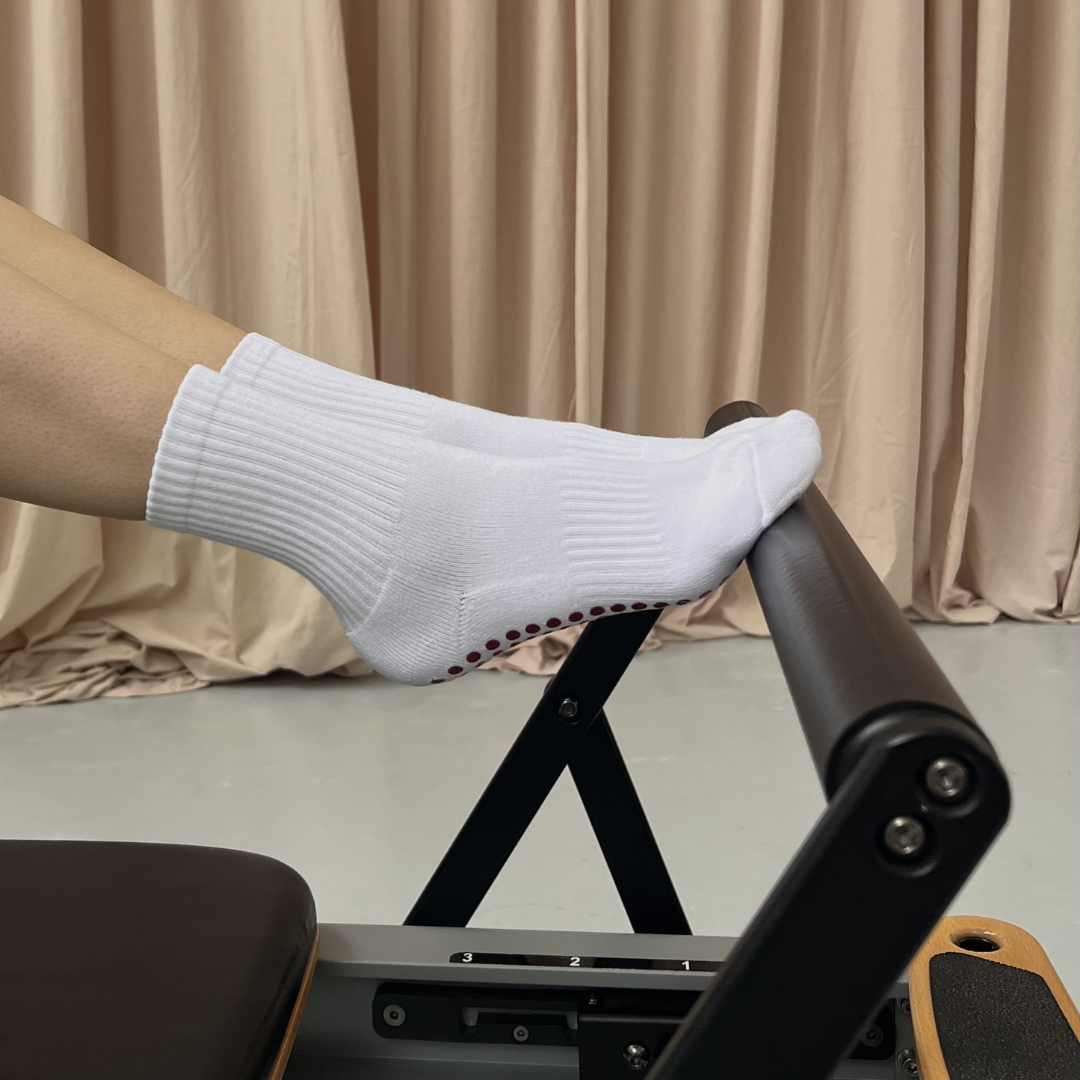 PILATES SOCKS · HVID/RØD