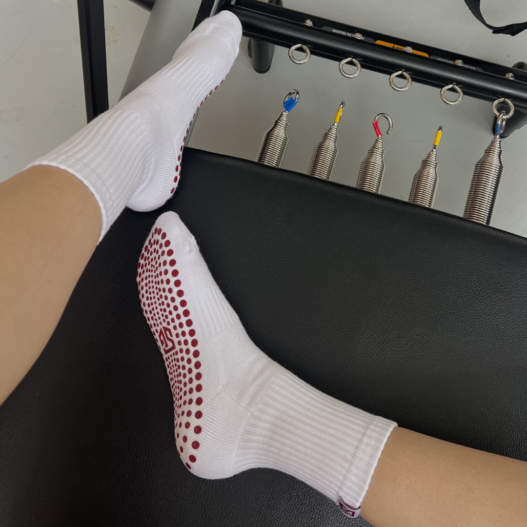 PILATES SOCKS · HVID/RØD