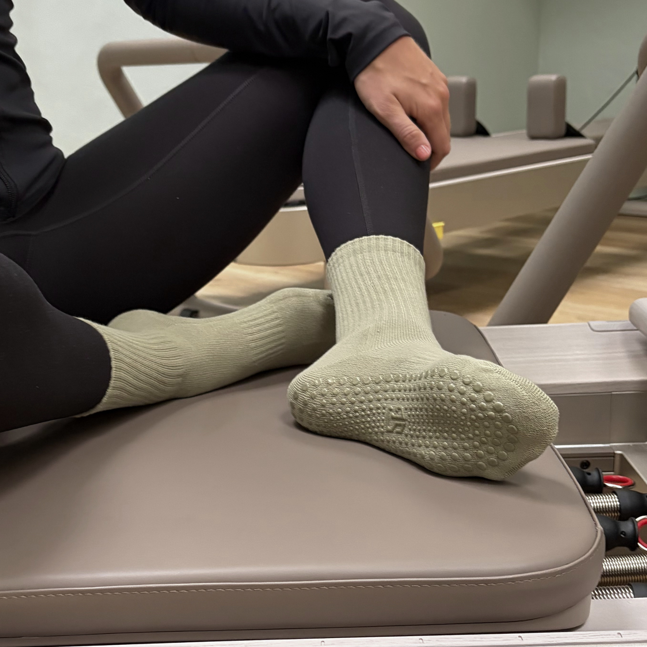 PILATES SOCKS · KHAKI
