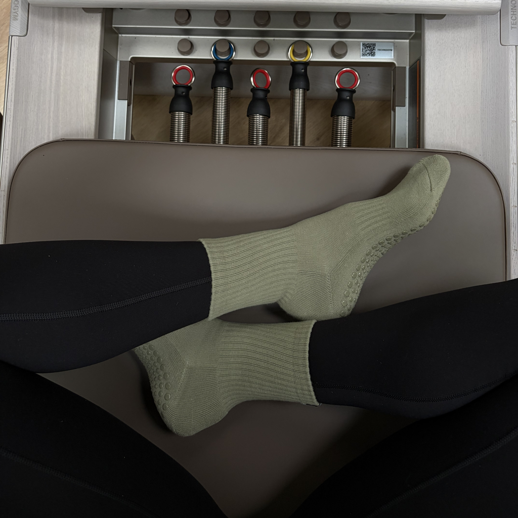 PILATES SOCKS · KHAKI