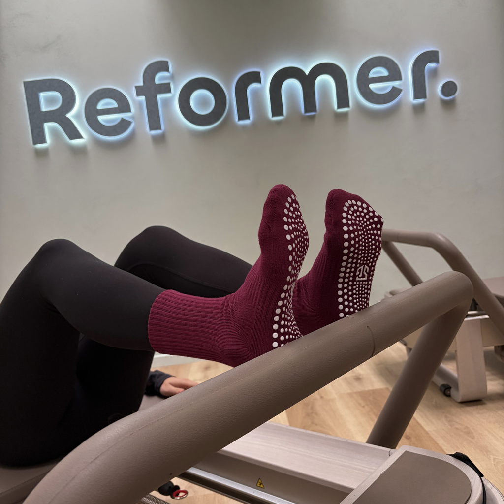 PILATES SOCKS · BURGUNDY