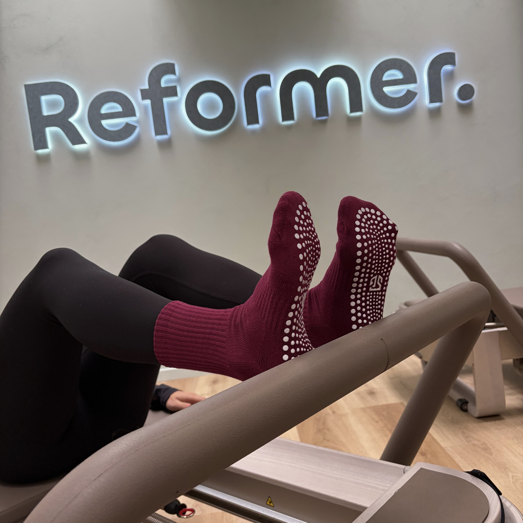 PILATES SOCKS · BURGUNDY