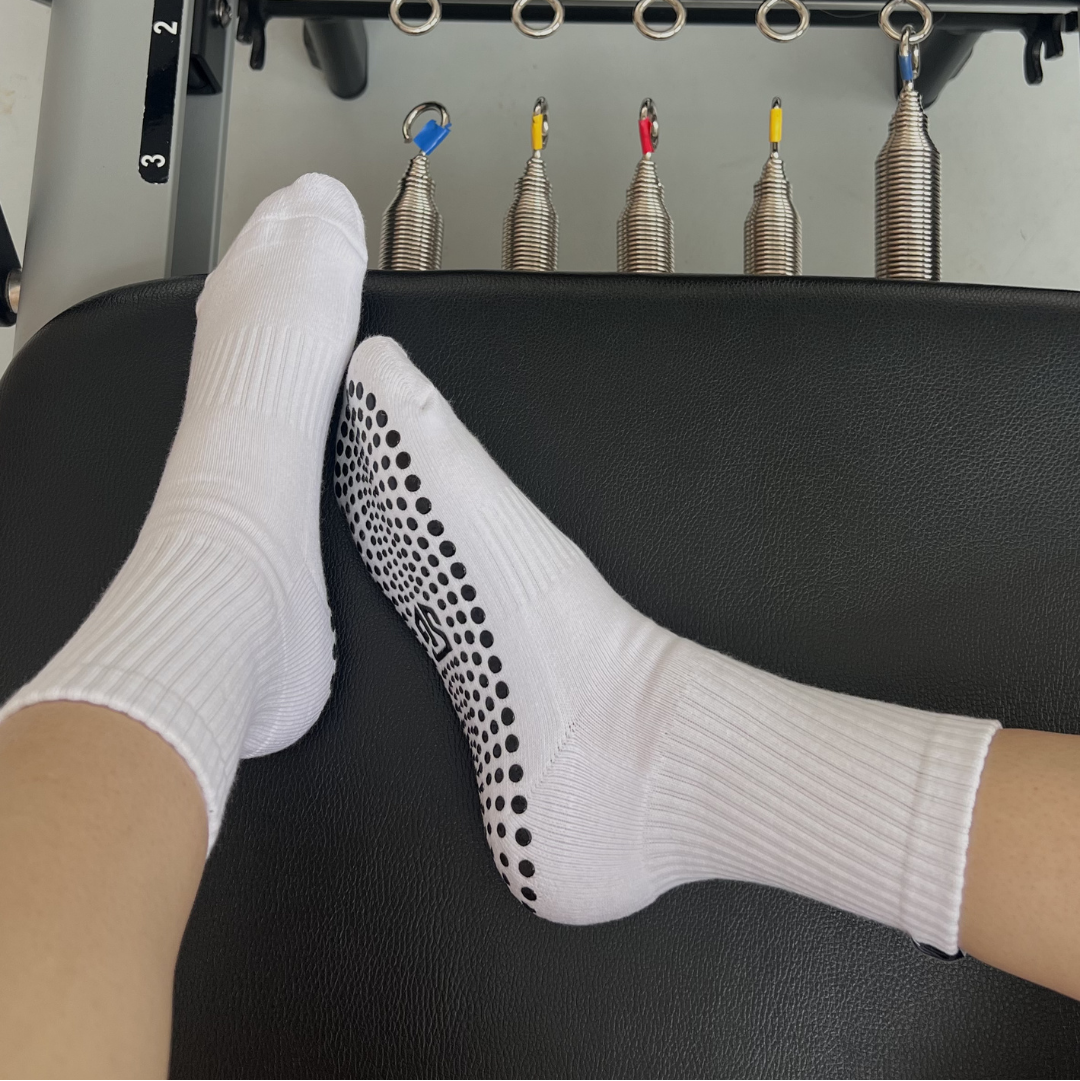 PILATES SOCKS · BRUN/HVID