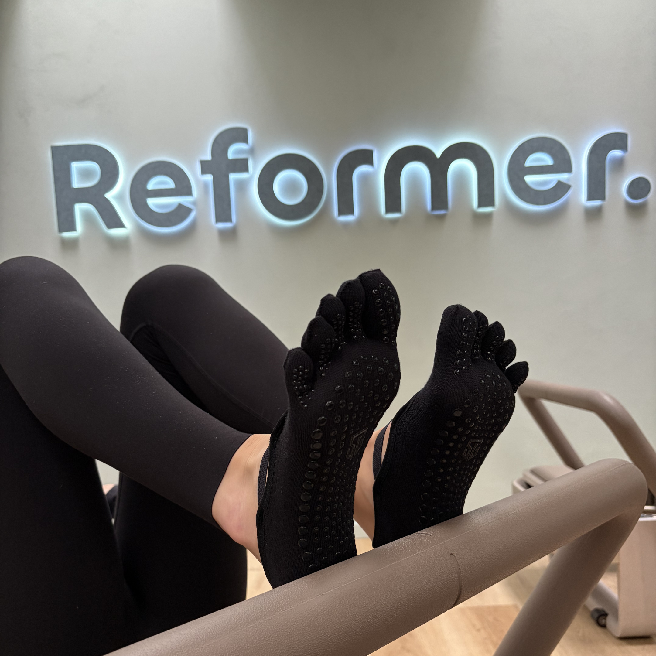 TOE SOCKS · NOIR
