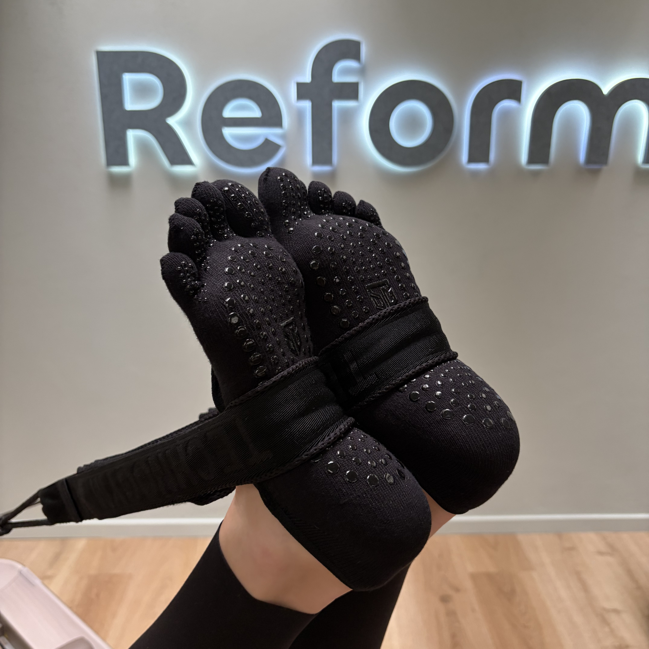 TOE SOCKS · NOIR