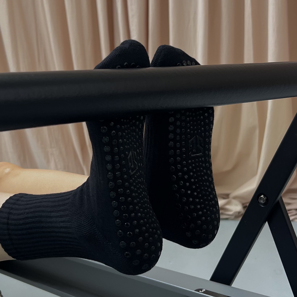 PILATES SOCKS · SORT/SORT