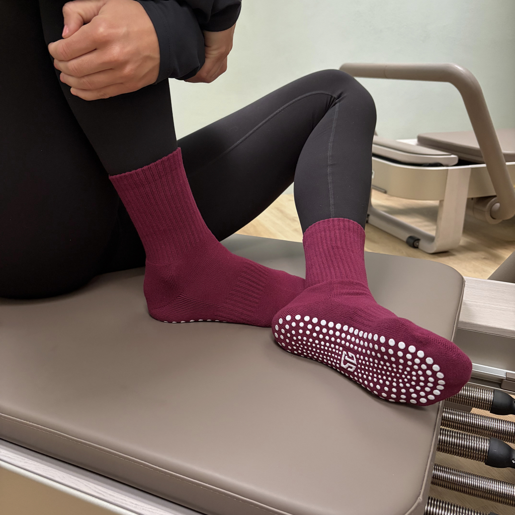 PILATES SOCKS · BURGUNDY