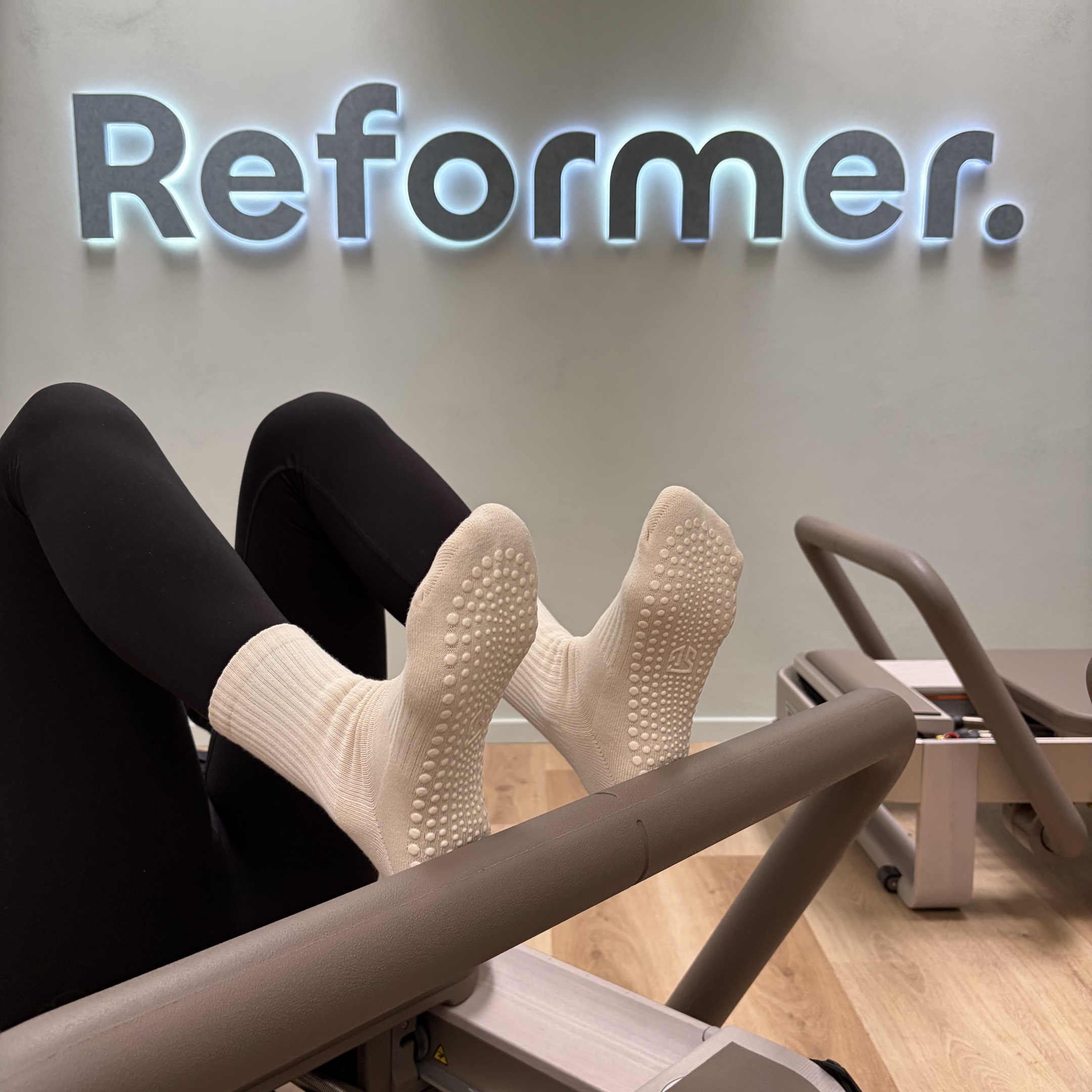 GRIP SOCKS · BEIGE